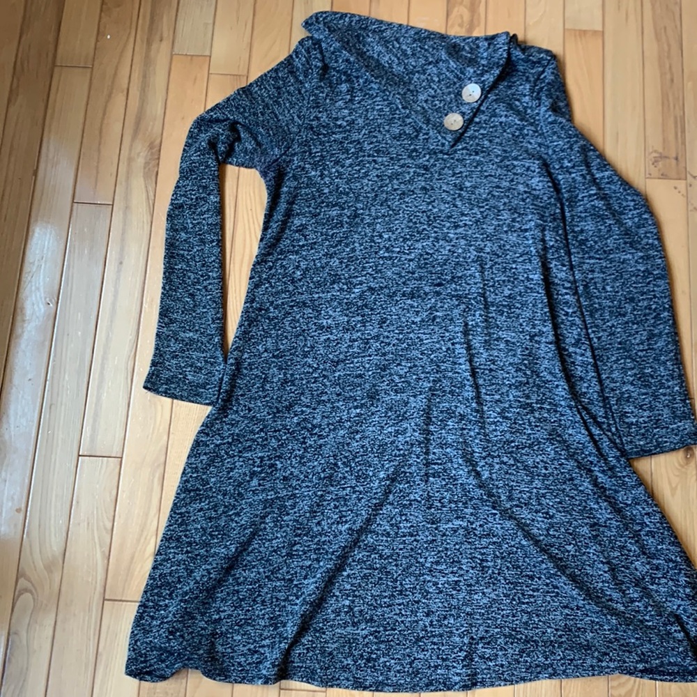 Boutique dress w/ button details
